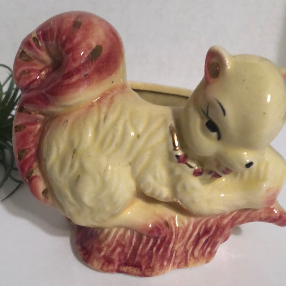 Vintage squirrel planter made in USA